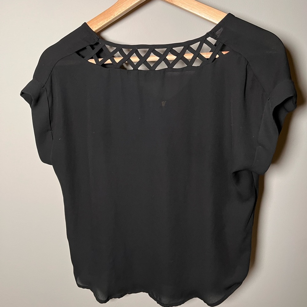 Apt 9 Essentials Women's Solid Black Short Sleeve Top With Gold Zipper Accents - Picture 3 of 3
